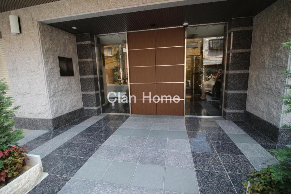 28/30 エントランス