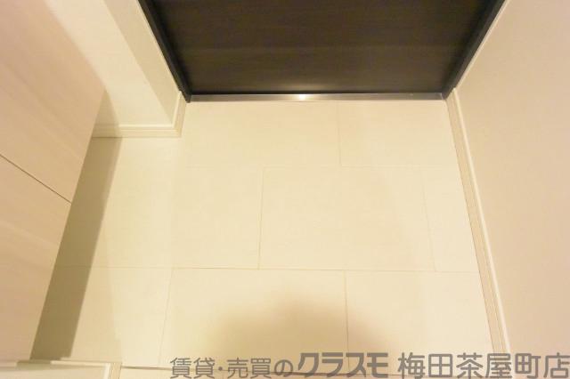 14/30 玄関