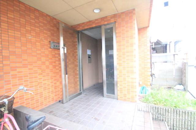 26/30 エントランス