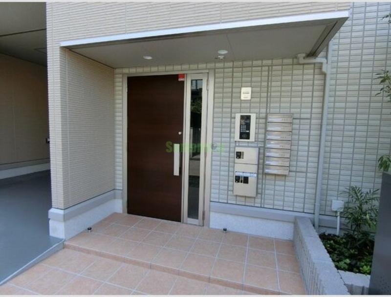 15/22 エントランス