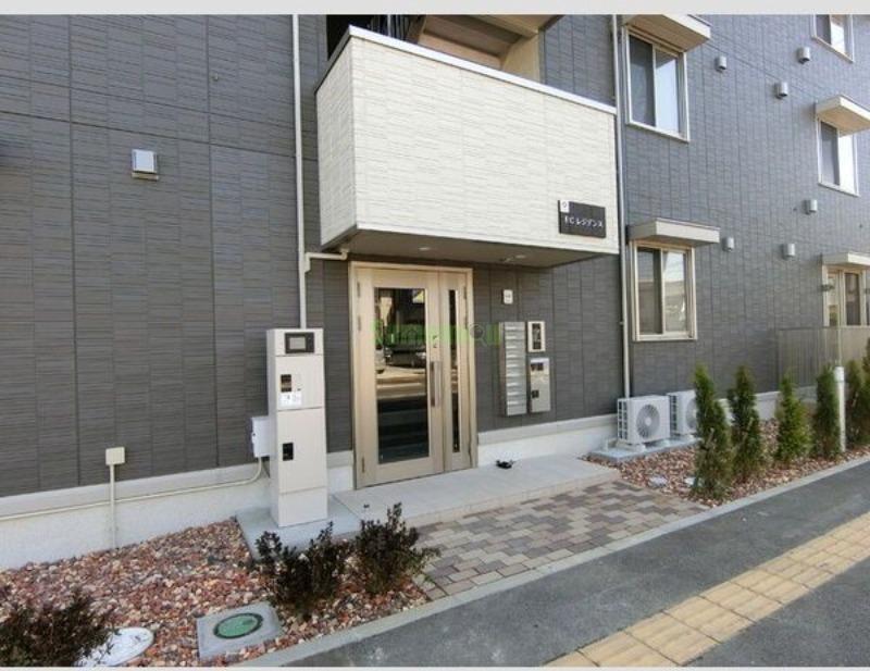 16/22 エントランス