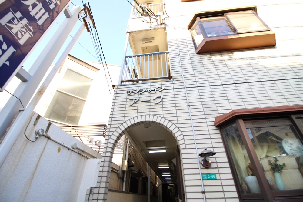 24/30 エントランス