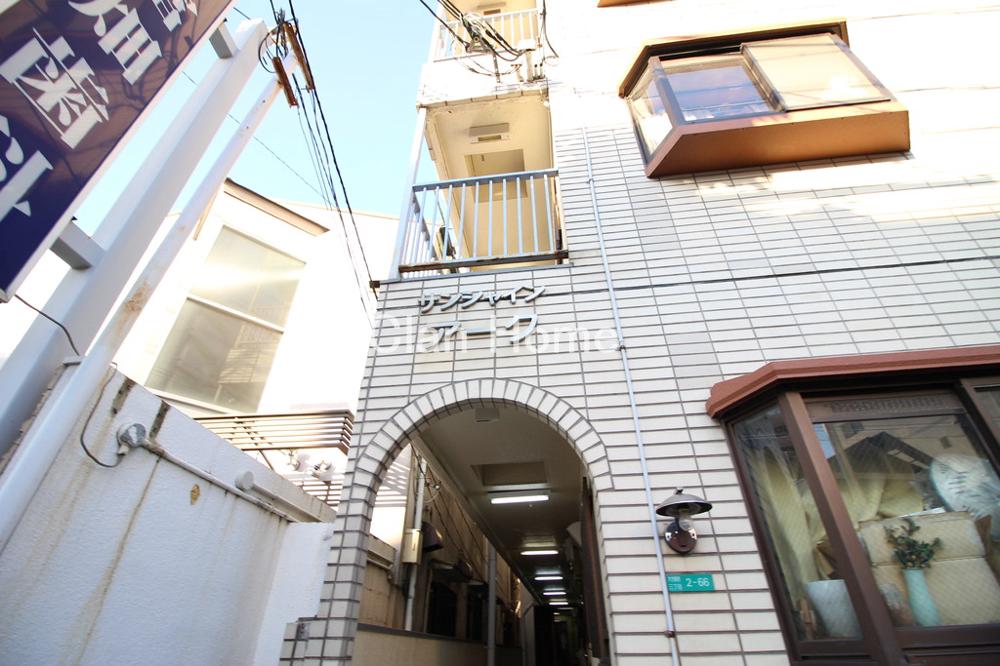 24/30 エントランス