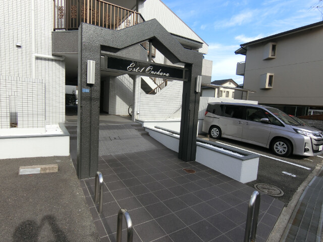 26/30 エントランス