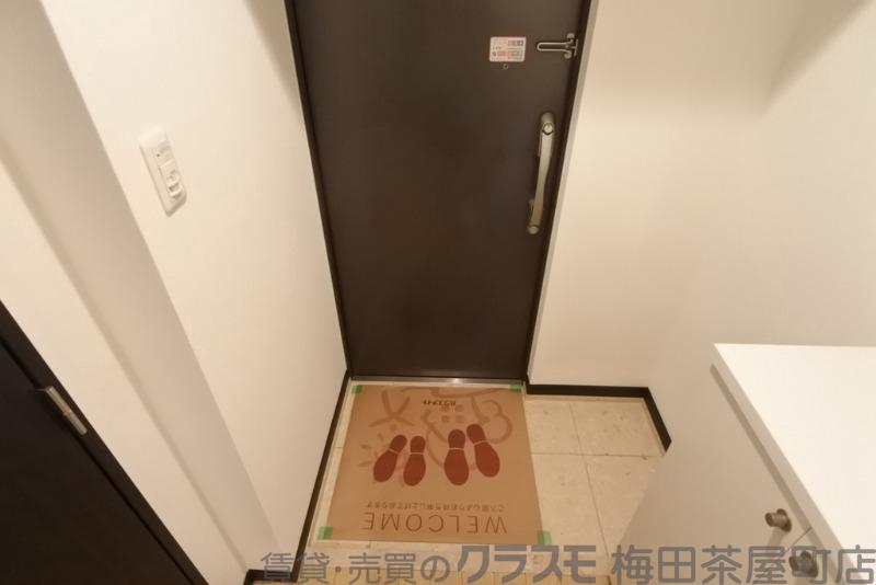 19/30 玄関
