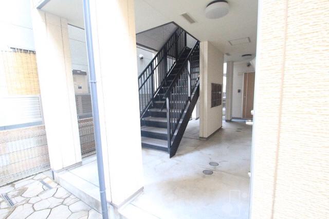 22/30 エントランス