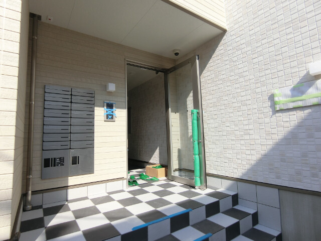 24/30 エントランス