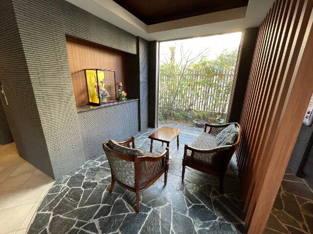 22/23 エントランス