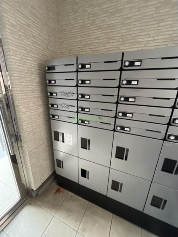 13/19 エントランス