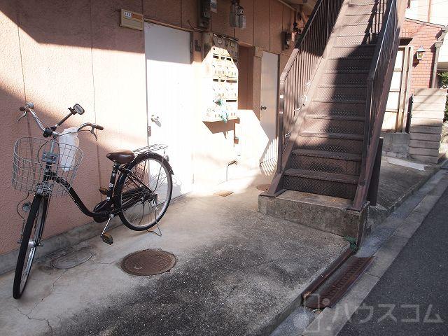 23/30 エントランス