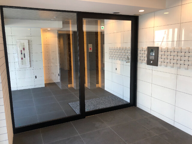 2/4 エントランス