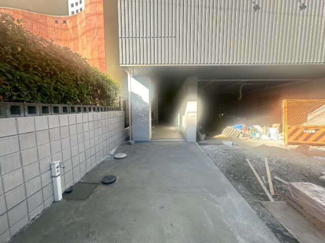 21/27 エントランス