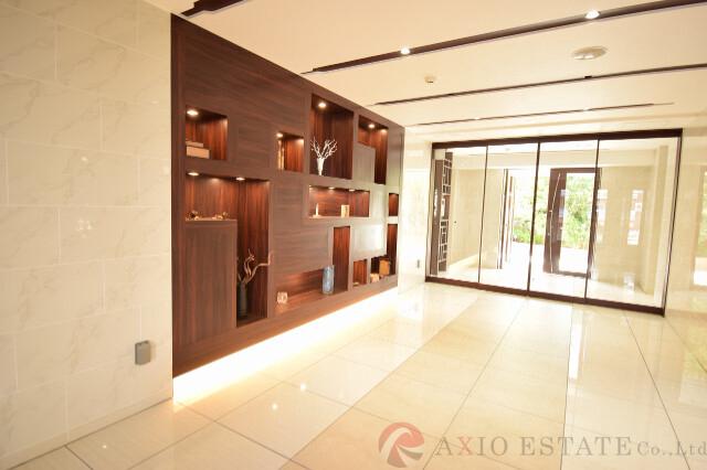 28/30 エントランス