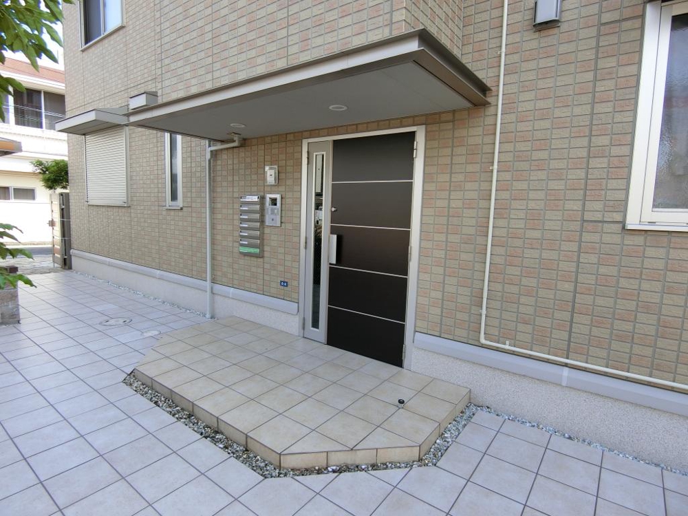 3/8 エントランス