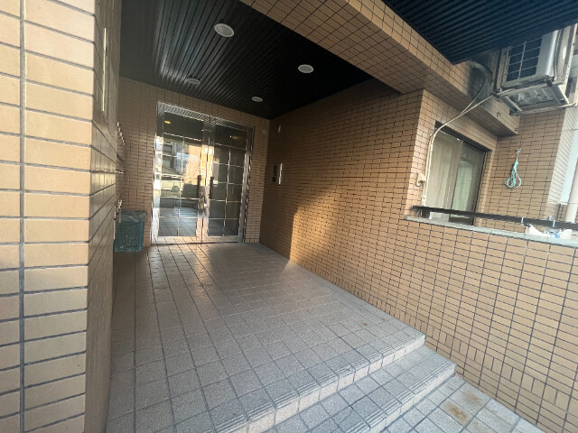 3/4 エントランス