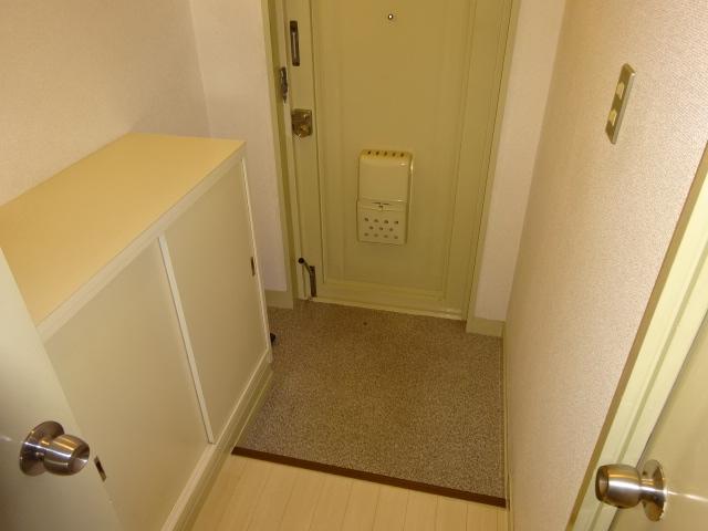 16/30 玄関