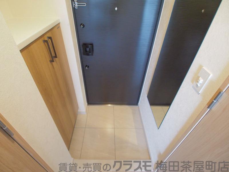 19/30 玄関