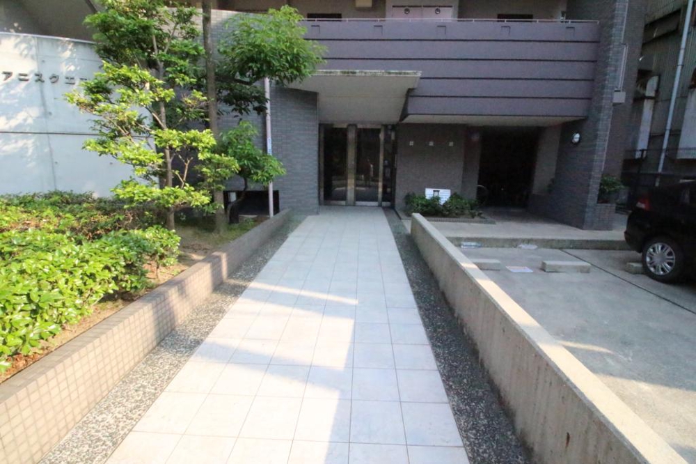 29/30 エントランス