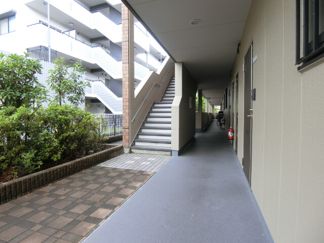 24/29 エントランス