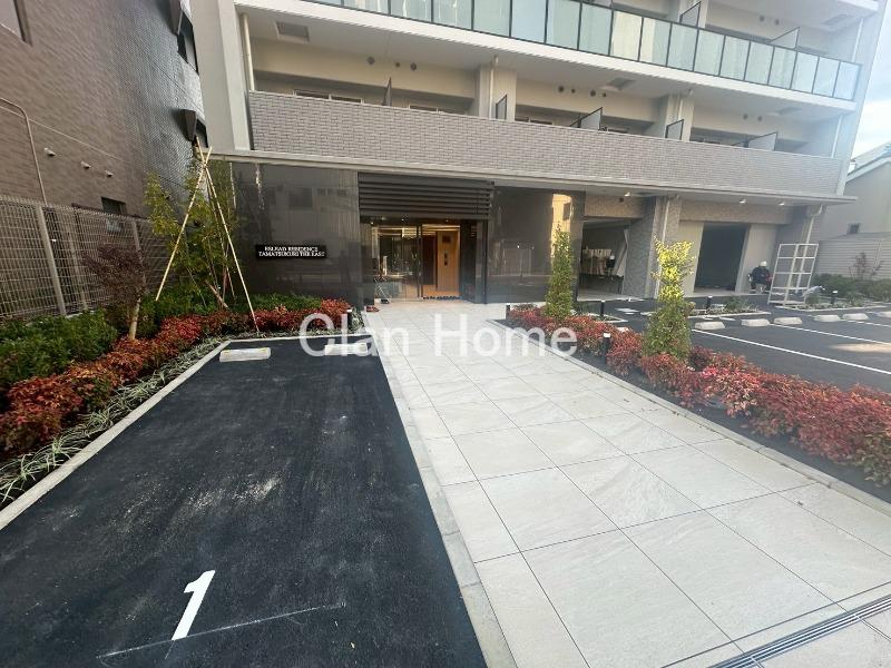 25/30 エントランス