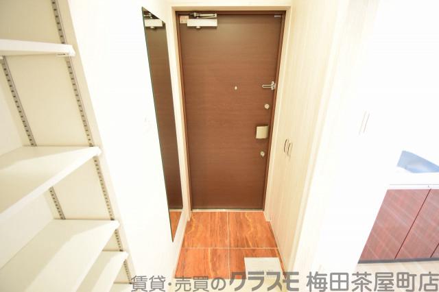 16/30 玄関