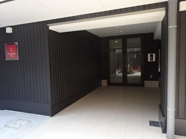 26/30 エントランス