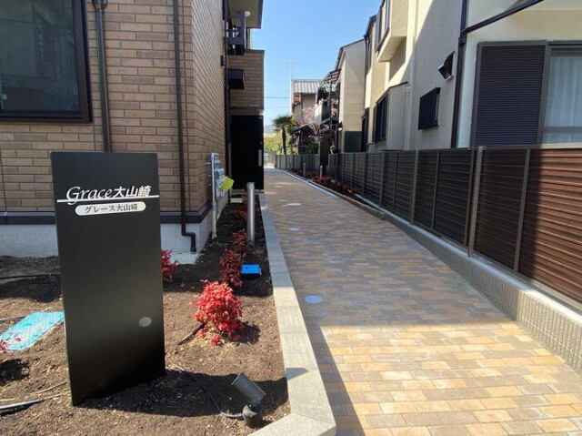 16/18 エントランス