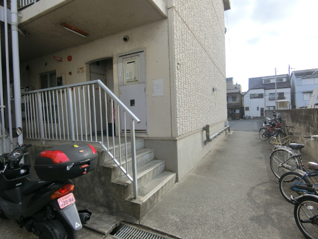 2/4 エントランス