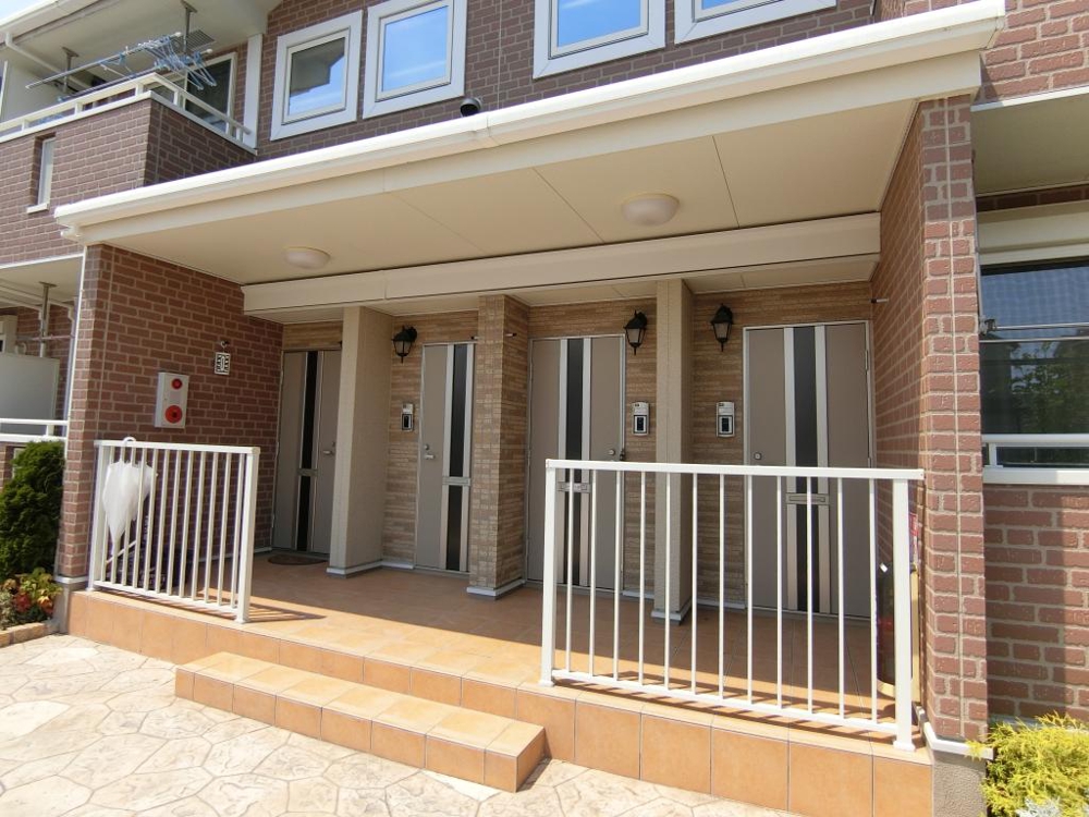 27/30 エントランス