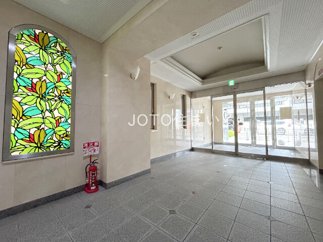 18/25 エントランス