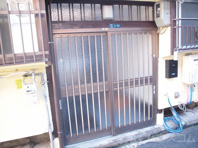 24/30 エントランス