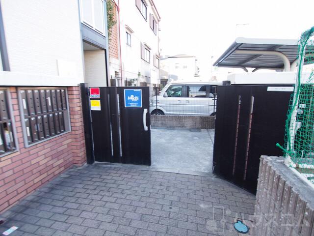 2/4 エントランス