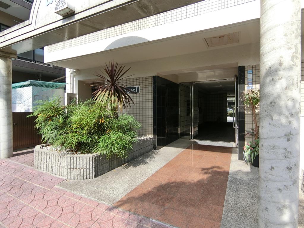 3/7 エントランス