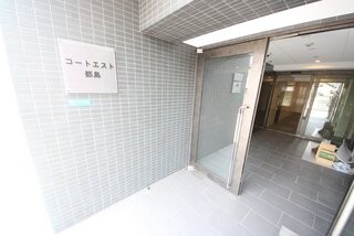 27/30 エントランス