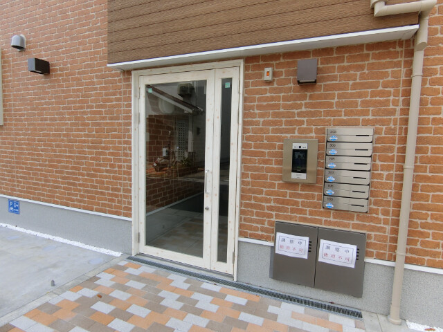 26/30 エントランス