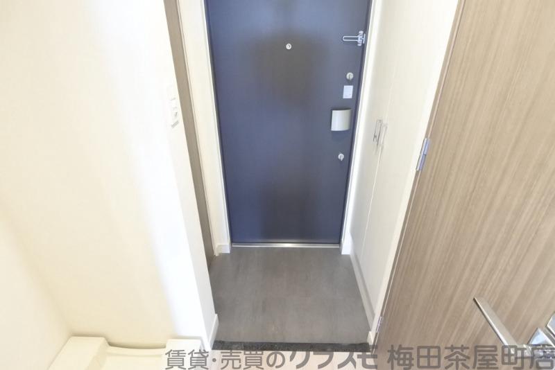 16/30 玄関
