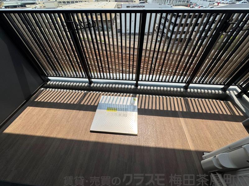 23/30 バルコニー