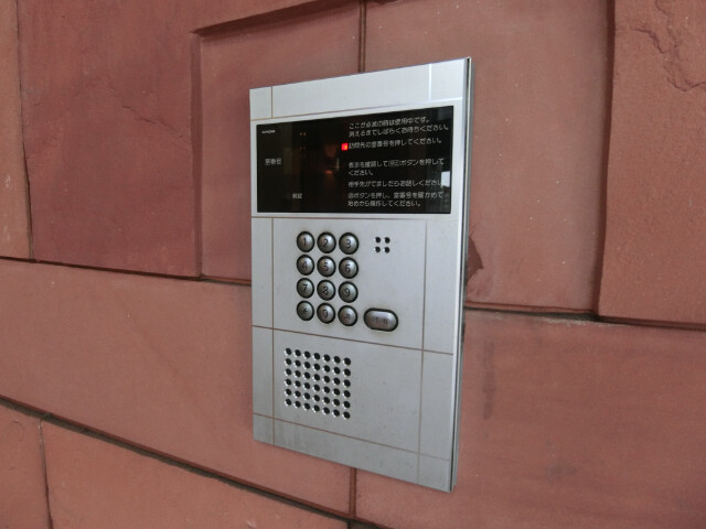 26/30 エントランス