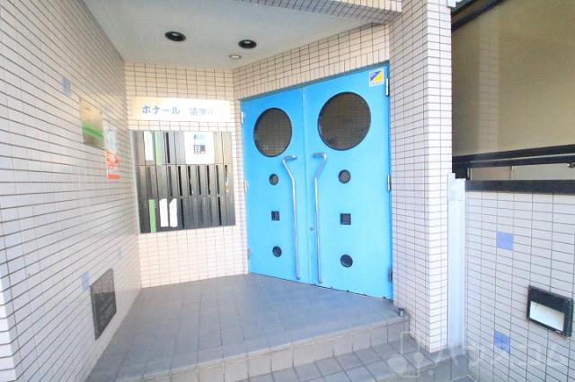 28/30 エントランス