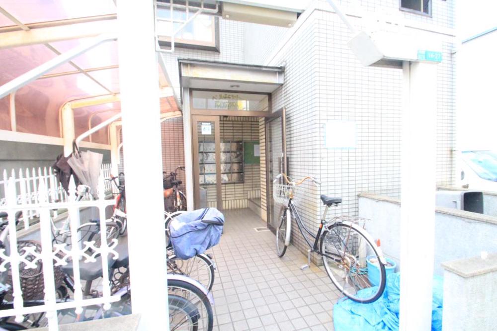 2/4 エントランス