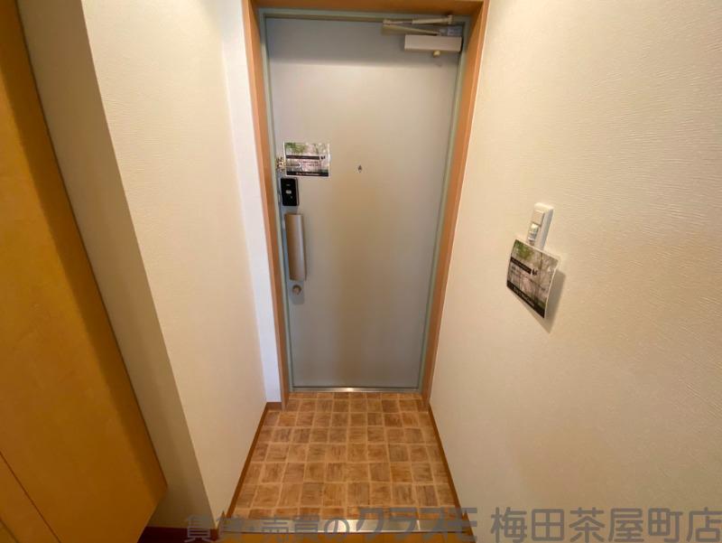 16/30 玄関