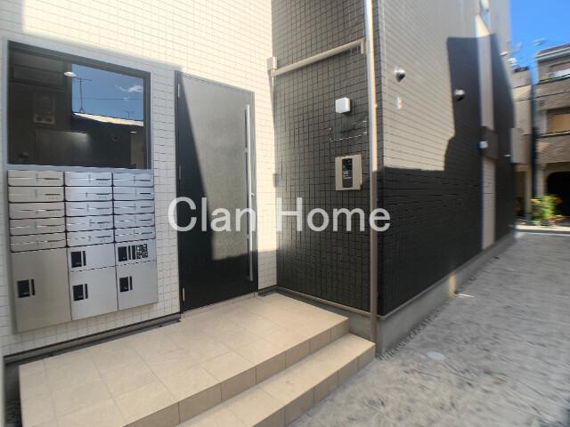 30/30 エントランス