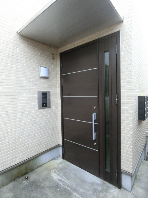 23/30 エントランス