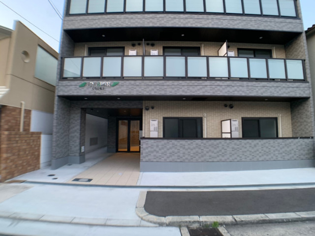 30/30 エントランス