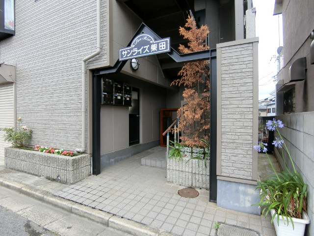 27/29 エントランス