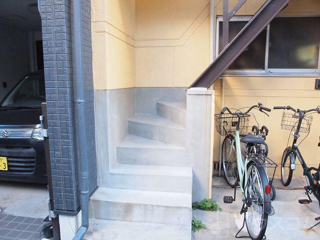 21/30 エントランス