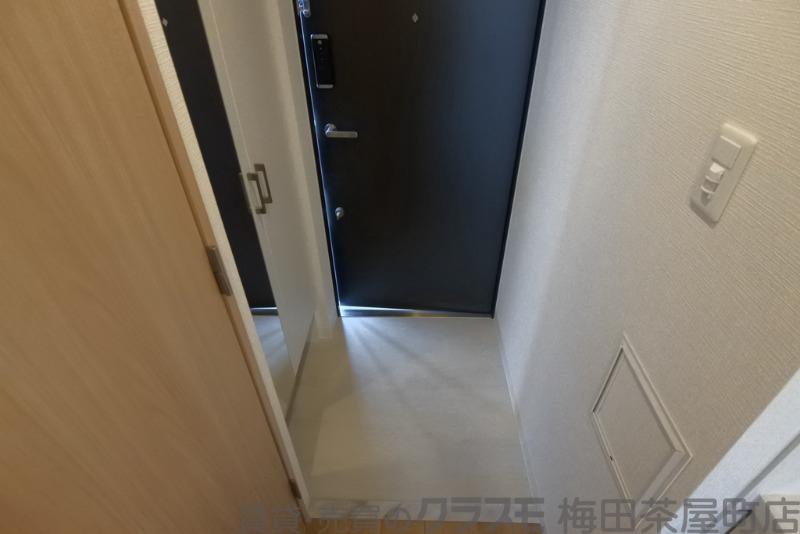 19/30 玄関