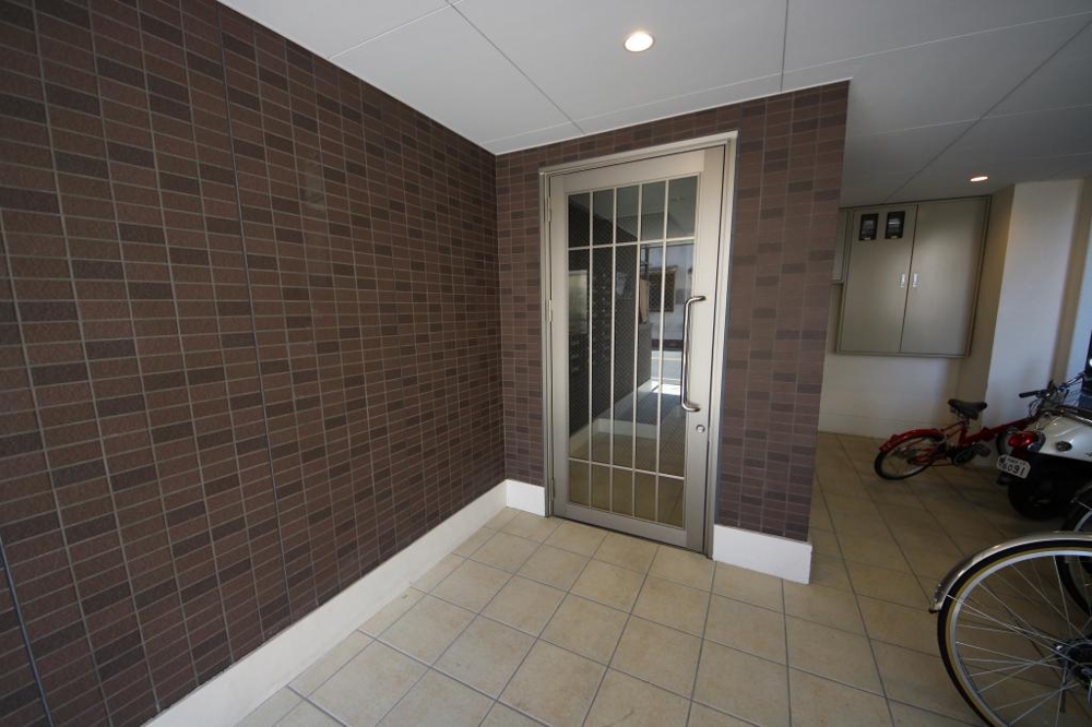 26/30 エントランス