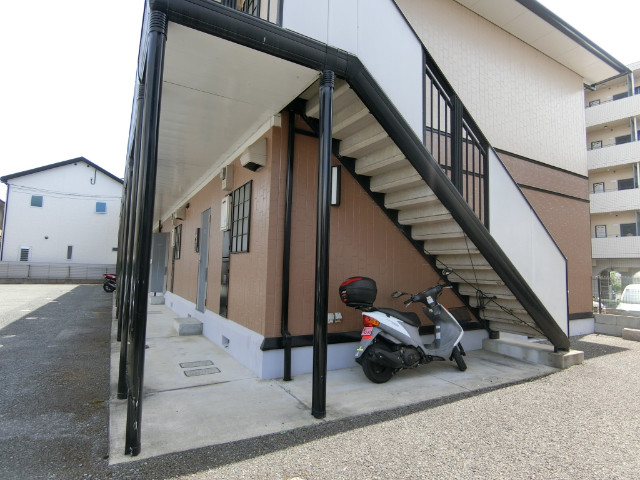 27/30 エントランス