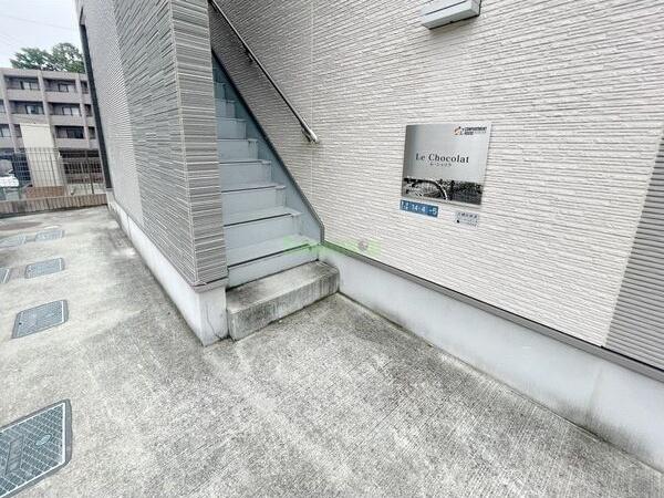 14/19 エントランス